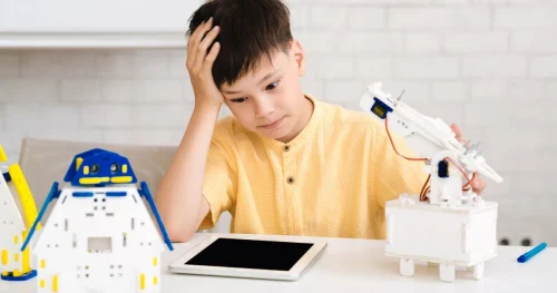 20 STEM Toys For Little Boys Who Love To Build And Explore